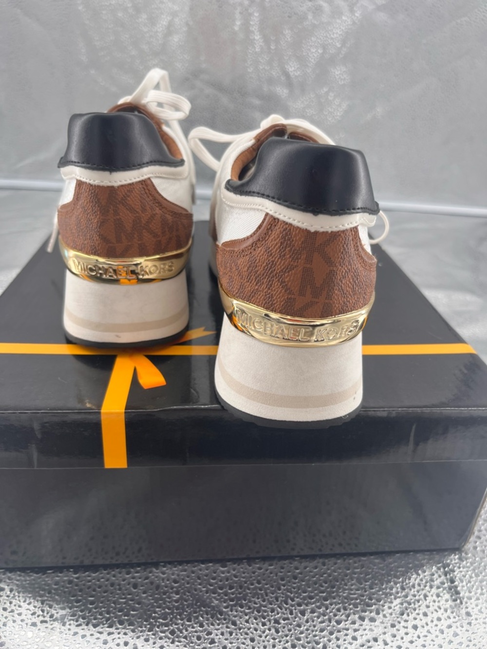 Michael Kors Women's Mariah Tan &White Trainers Platform Sneakers Size 10M - Picture 4 of 12